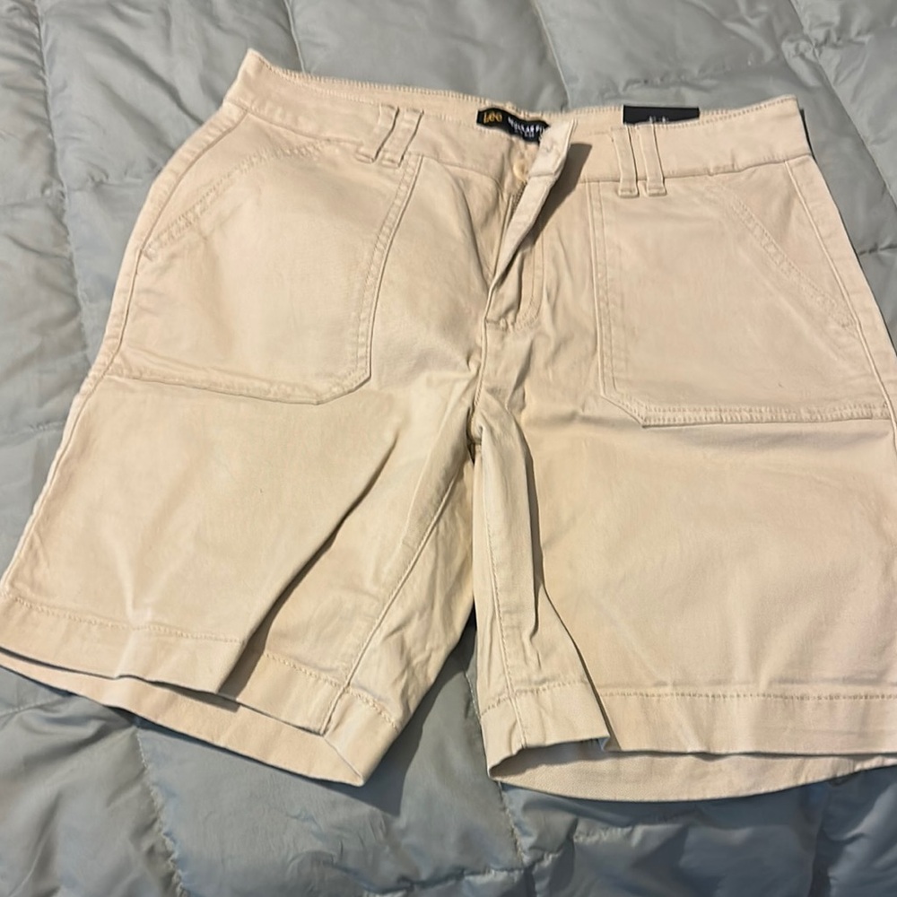 Women’s Lee walking Tan Shorts